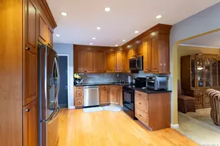 73-10 169th St, Fresh Meadows, NY 11366 - Photo 5