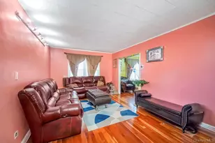 81-08 164th Pl, Jamaica, NY 11432 - Photo 3