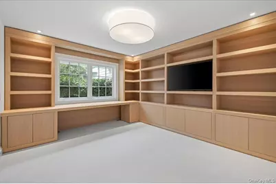 3 Horseshoe Road, Old Westbury, NY 11568 - Photo 17