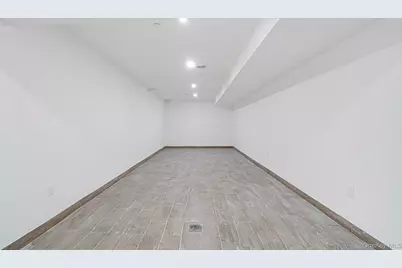 1011 E 221st Street, Bronx, NY 10469 - Photo 15