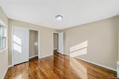 266 W 16th Street, Deer Park, NY 11729 - Photo 17