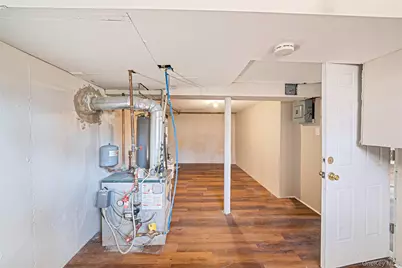 266 W 16th Street, Deer Park, NY 11729 - Photo 33