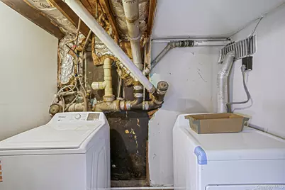 266 W 16th Street, Deer Park, NY 11729 - Photo 31