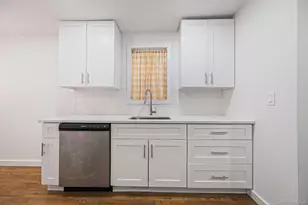 46 Maxwell Ave, Oyster Bay, NY 11771 - Photo 11