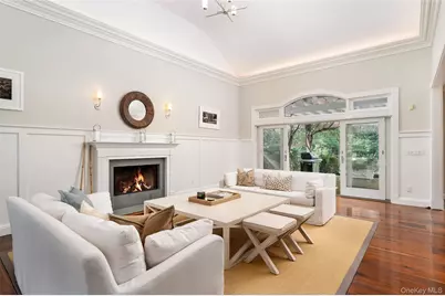 8 Mountain Laurel Lane, Southampton, NY 11968 - Photo 5