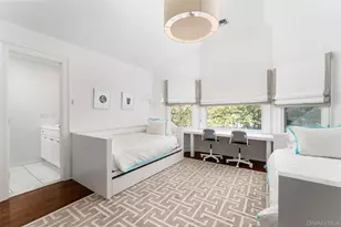 8 Mountain Laurel Ln, Southampton, NY 11968 - Photo 25