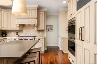 8 Mountain Laurel Ln, Southampton, NY 11968 - Photo 11