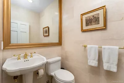 8 Mountain Laurel Lane, Southampton, NY 11968 - Photo 17