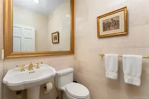 8 Mountain Laurel Ln, Southampton, NY 11968 - Photo 17