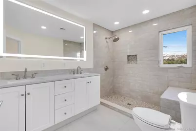 1554 Holiday Park Drive, Wantagh, NY 11793 - Photo 27