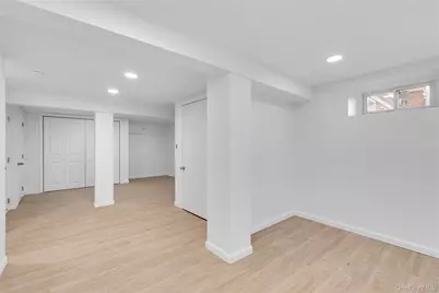 1554 Holiday Park Drive, Wantagh, NY 11793 - Photo 29