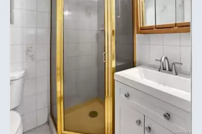 571 Richmond Road, East Meadow, NY 11554 - Photo 5