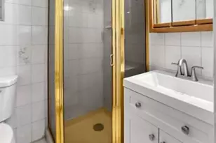 571 Richmond Rd, East Meadow, NY 11554 - Photo 5