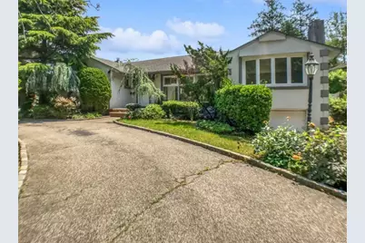 571 Richmond Road, East Meadow, NY 11554 - Photo 9