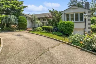 571 Richmond Rd, East Meadow, NY 11554 - Photo 9