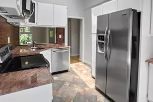 571 Richmond Rd, East Meadow, NY 11554 - Photo 3