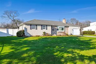 272 Baylawn Ave, Copiague, NY 11726 - Photo 21