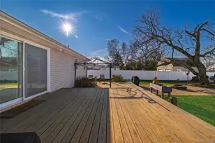 272 Baylawn Ave, Copiague, NY 11726 - Photo 23