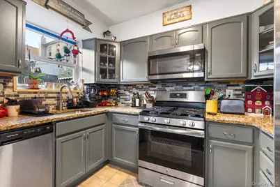 2761 Hering Avenue, Bronx, NY 10469 - Photo 11