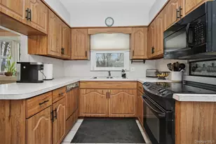 22 Wendover Dr, Poughkeepsie, NY 12601 - Photo 7