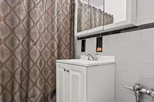 84-31 Van Wyck Expressway, Jamaica, NY 11435 - Photo 13