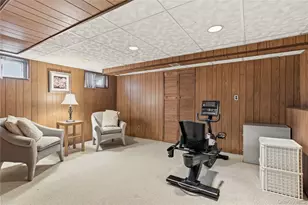 28 Garden Cir, Syosset, NY 11791 - Photo 21