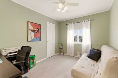 28 Garden Circle, Syosset, NY 11791 - Photo 11