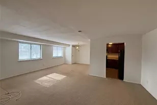 55 Pinebrook Pl, Bay Shore, NY 11706 - Photo 5