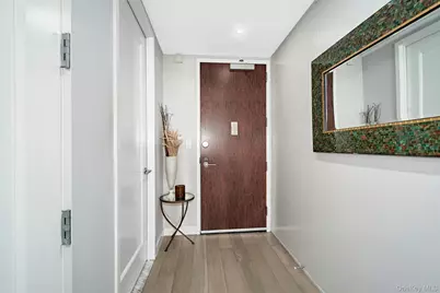 10 City Place #PH4C, White Plains, NY 10601 - Photo 5