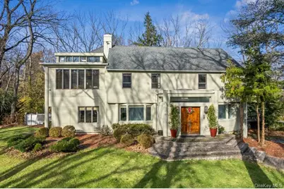 6 The Maples, Roslyn, NY 11576 - Photo 1