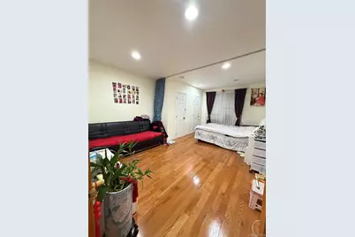 134-39 Blossom Ave #2G, Flushing, NY 11355 - Photo 3
