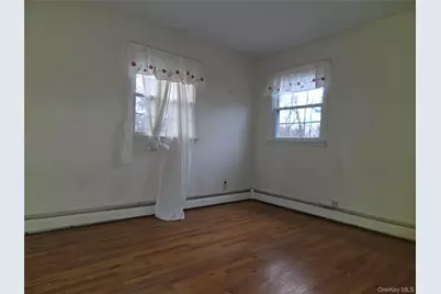 38 Amherst Court, Huntington, NY 11743 - Photo 11