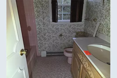 38 Amherst Court, Huntington, NY 11743 - Photo 13