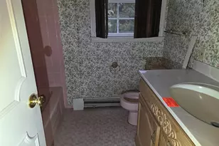 38 Amherst Ct, Huntington, NY 11743 - Photo 13