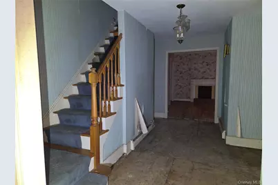 38 Amherst Court, Huntington, NY 11743 - Photo 5