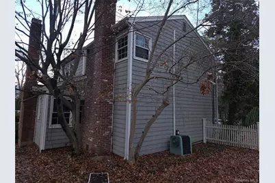 38 Amherst Court, Huntington, NY 11743 - Photo 3