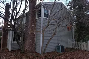 38 Amherst Ct, Huntington, NY 11743 - Photo 3