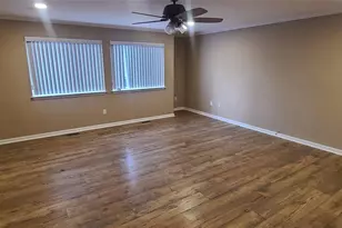 106 Crystal Hill Ln, Poughkeepsie, NY 12603 - Photo 5