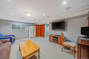 60-51 71st St, Maspeth, NY 11378 - Photo 21