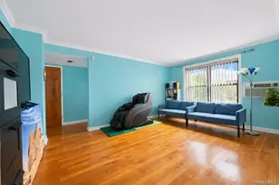 6 W Mill Dr, Great Neck, NY 11021 - Photo 3