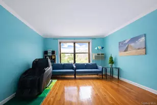 6 W Mill Dr, Great Neck, NY 11021 - Photo 5