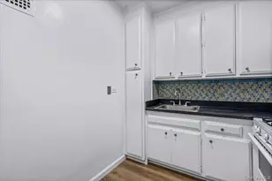 85-15 Main St, Briarwood, NY 11435 - Photo 11