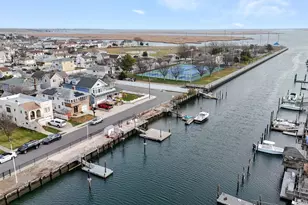 179 California Pl N, Island Park, NY 11558 - Photo 3