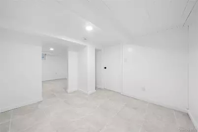 172 Juanita Avenue, Freeport, NY 11520 - Photo 19