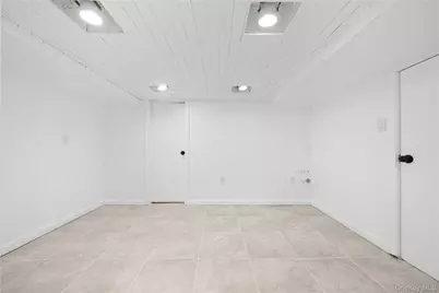 172 Juanita Avenue, Freeport, NY 11520 - Photo 25