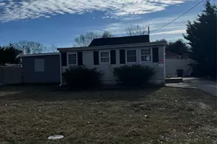 122 Manor Dr, Brookhaven, NY 11967 - Photo 3