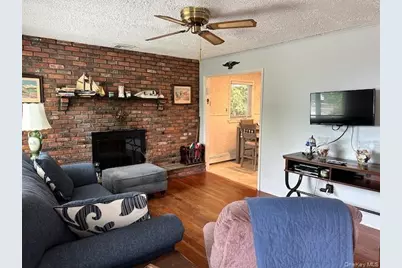 4 Oakhurst Road, Hampton Bays, NY 11946 - Photo 11