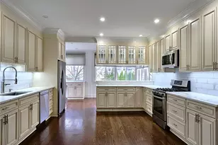 49 Greenridge Ave, White Plains, NY 10605 - Photo 7