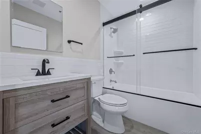 110 School Street #7, Glen Cove, NY 11542 - Photo 23