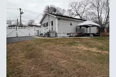 101 Rosevale Avenue E, Ronkonkoma, NY 11779 - Photo 7